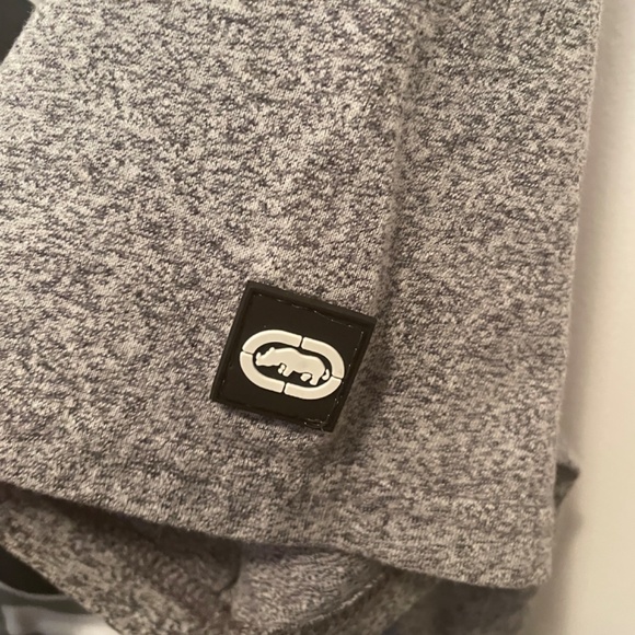 Authentic Ecko Unltd T-shirt Urban Street Skater Vertical Logo Gray - Picture 4 of 4